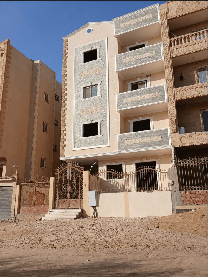 عقار سكني للبيع في حي بالميرا | التوسعات الشمالية | 4 شقق + بدروم | 6 أكتوبر