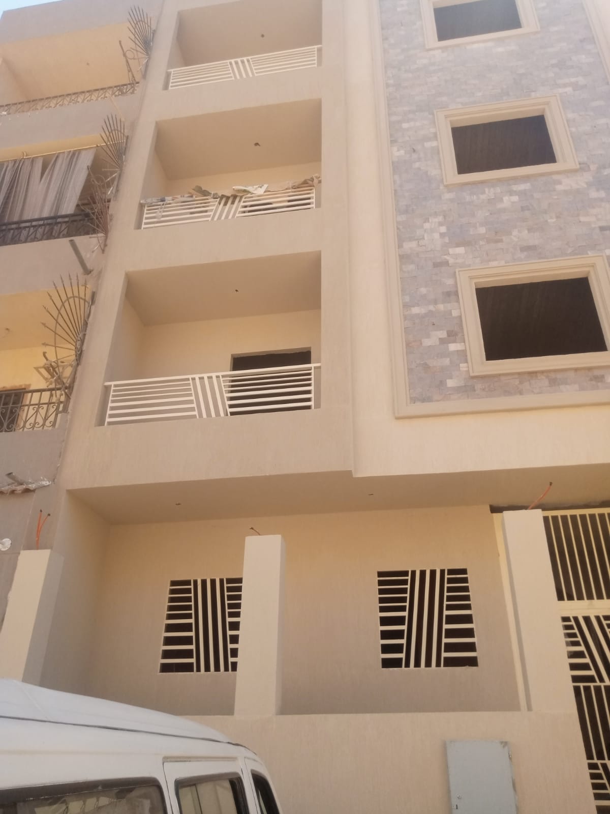 عمارة للبيع في التوسعات الشمالية | حي بالميرا