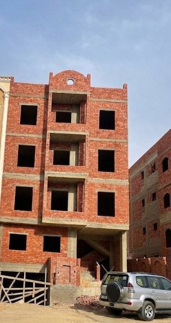 عمارة للبيع بحدائق اكتوبر بمسلسل 5 بجوار طريق الواحات وكمبوند اويست